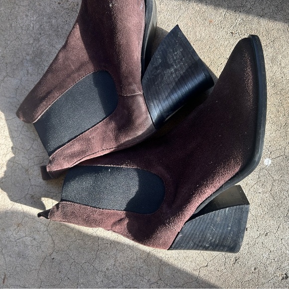 Charles David Brown Ankle Boots with Sleek Design - Picture 2 of 5